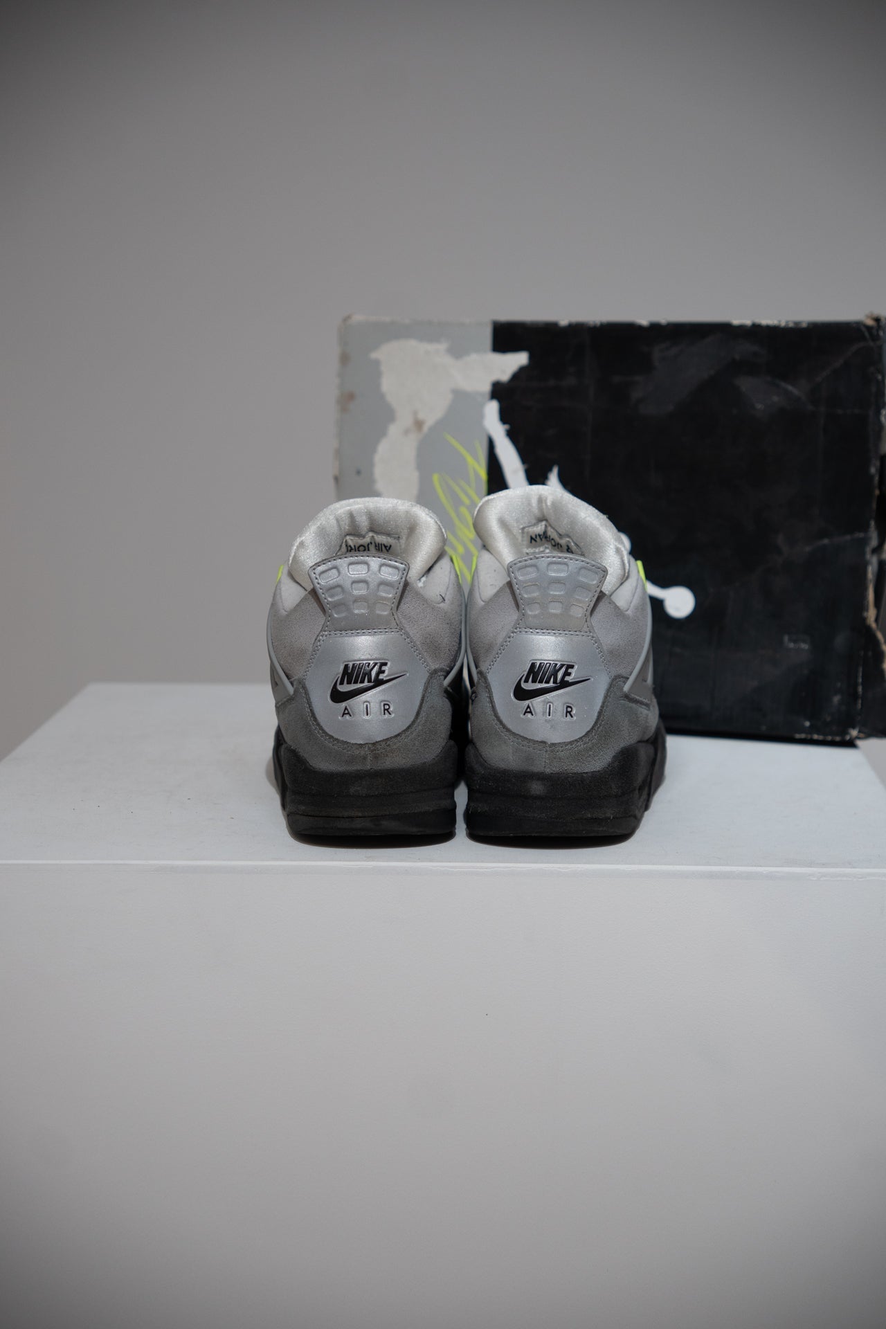 Jordan 4 Neon (Taille 42,5)