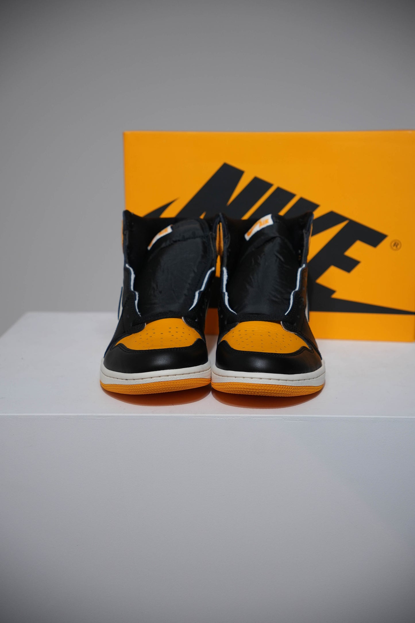 Jordan 1 High Taxi (Taille 42,5)