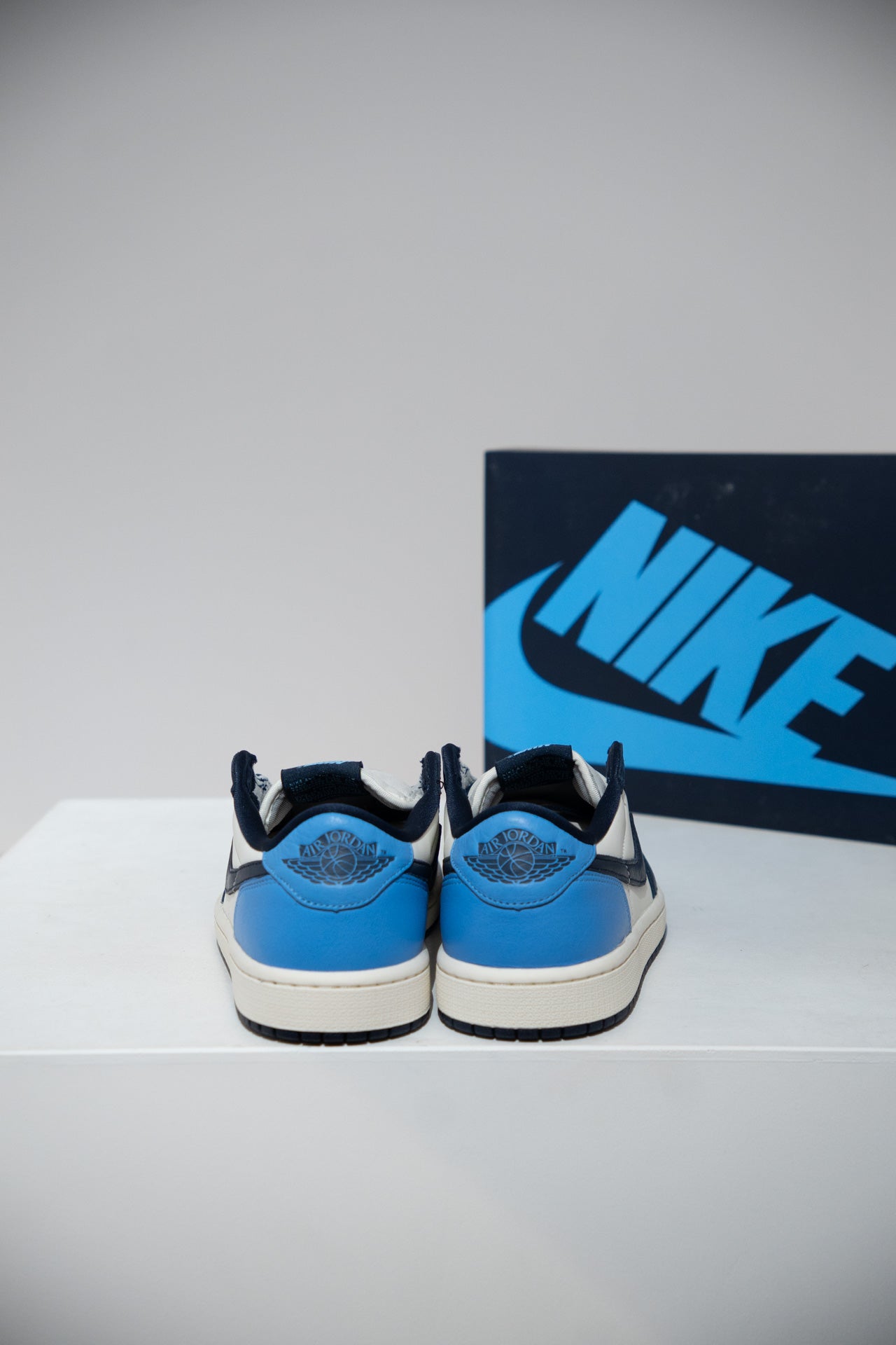 Jordan 1 Low Obsidian (Taille 44)