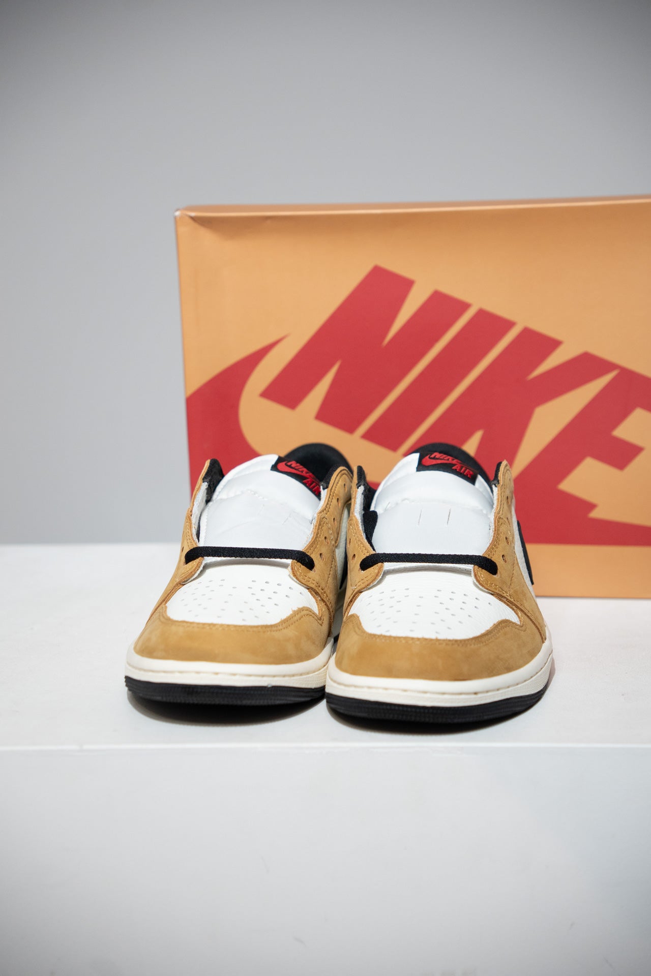 Jordan 1 Low Rookie Of The Year (Taille 44,5)