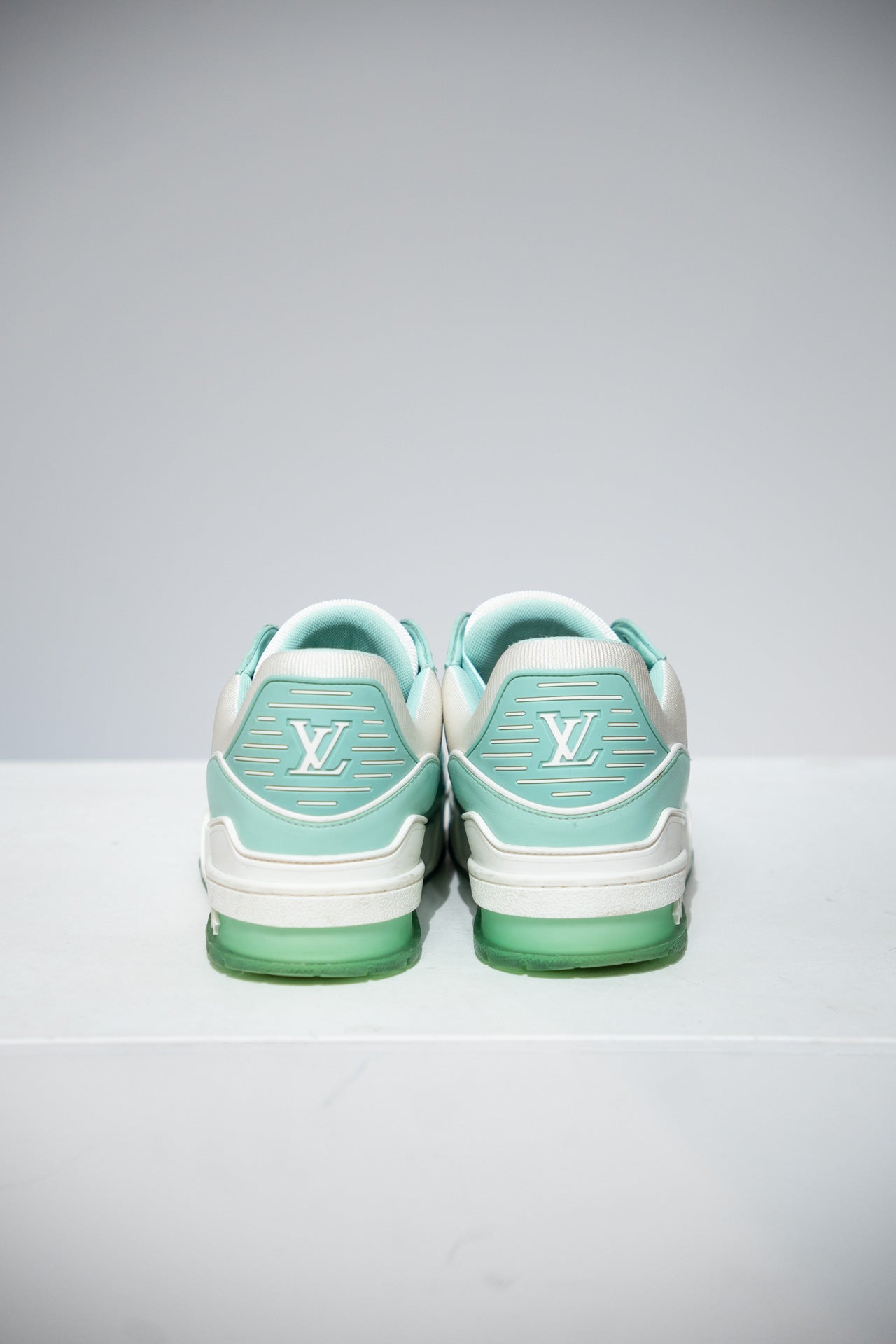 Louis Vuitton Trainer Teal White (Taille 44,5 (8,5 IT))