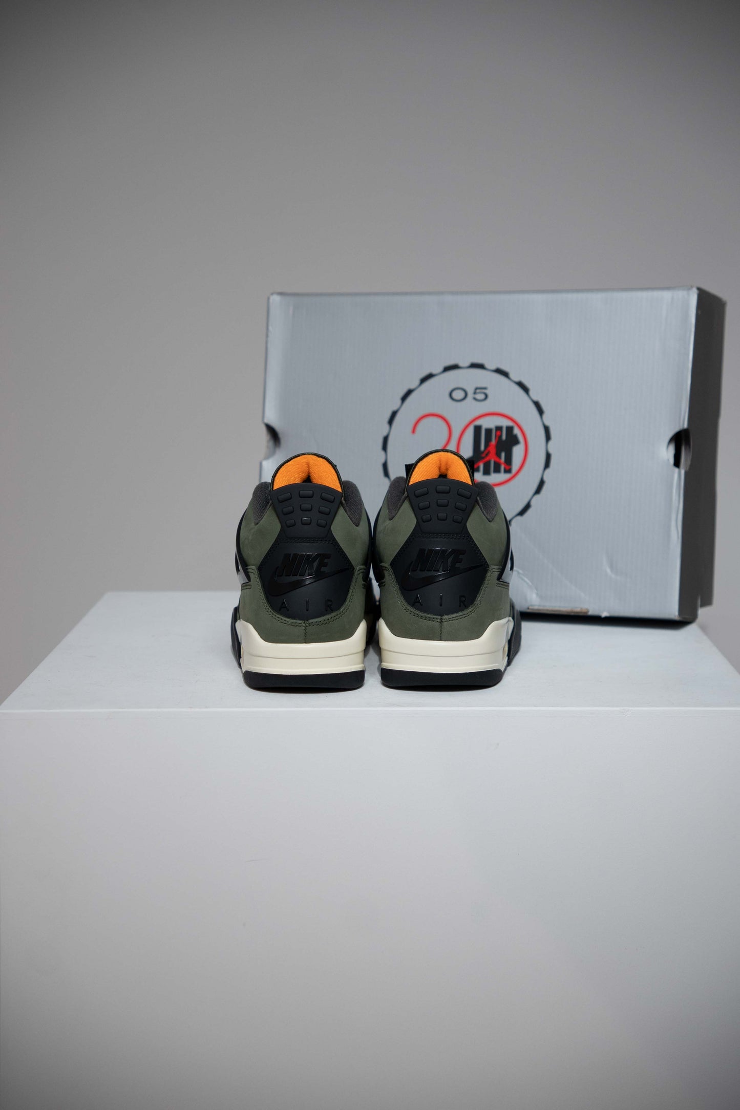 Jordan 4 Undefeated (Taille 40)