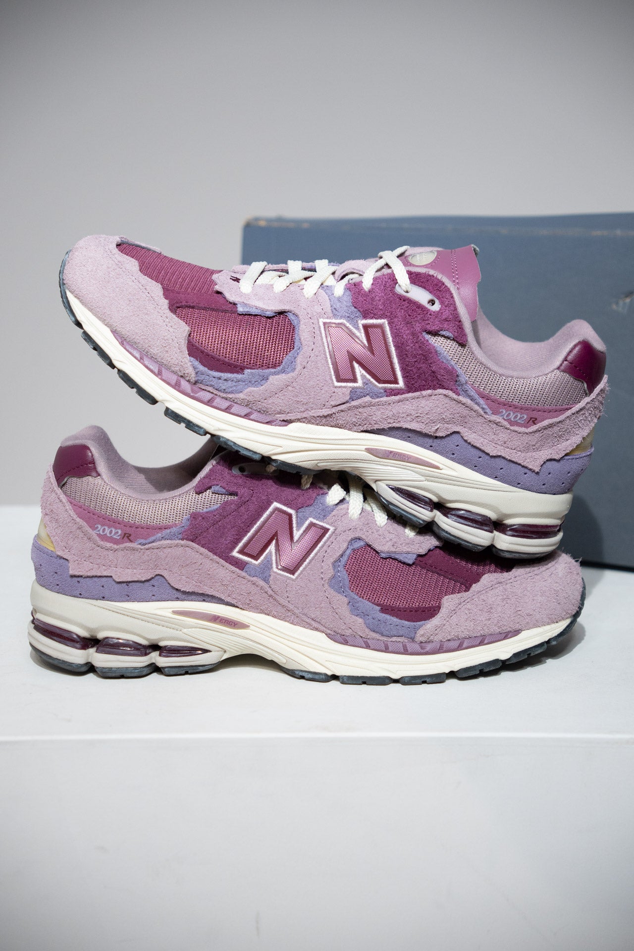 New Balance 2002R Protection Pack Pink (Taille 43)