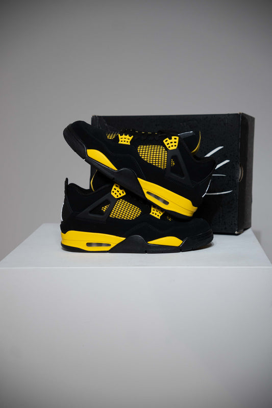Jordan 4 Thunder (Taille 42,5)