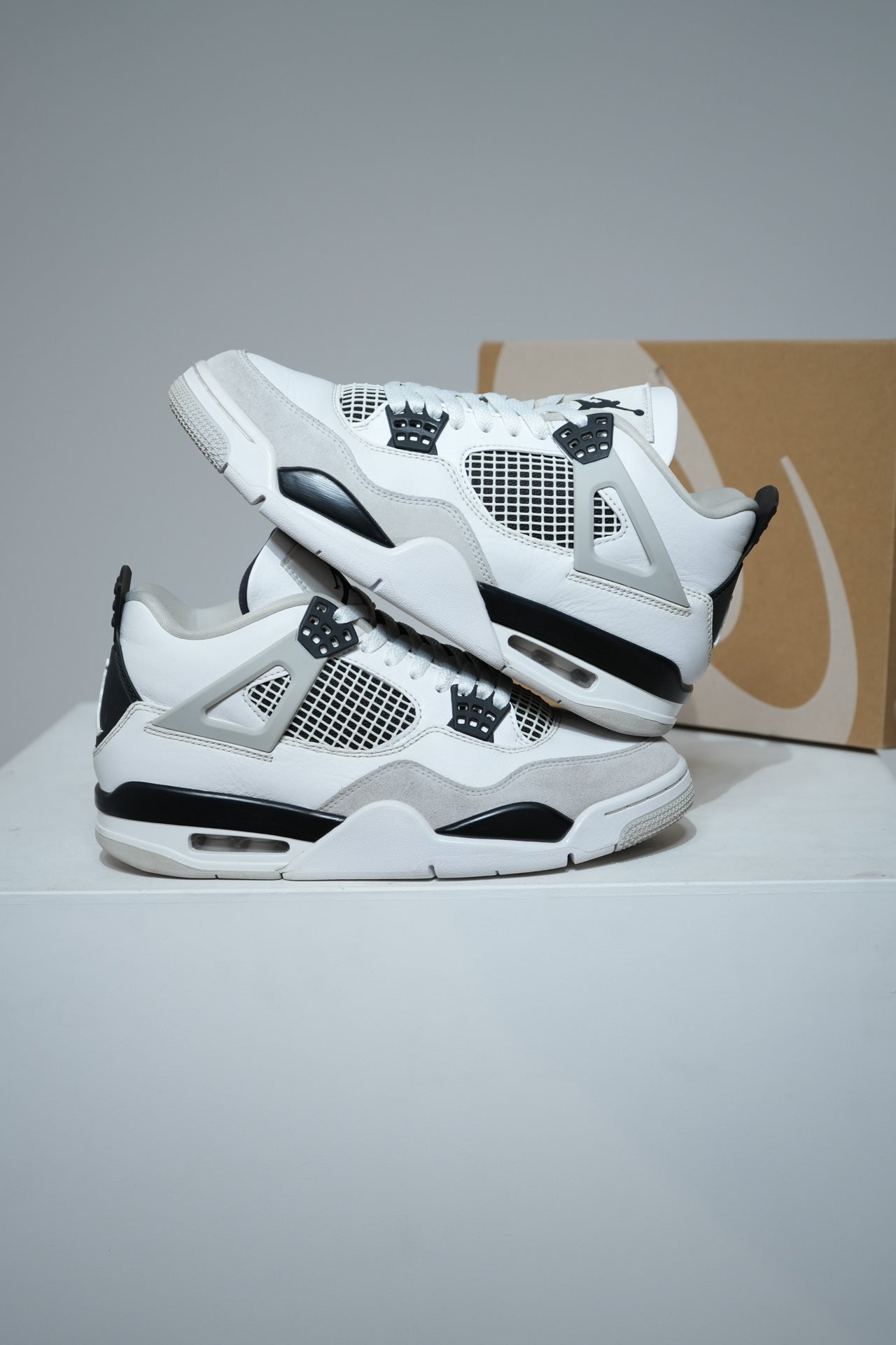 Jordan 4 Military Black GS (Taille 38,5)