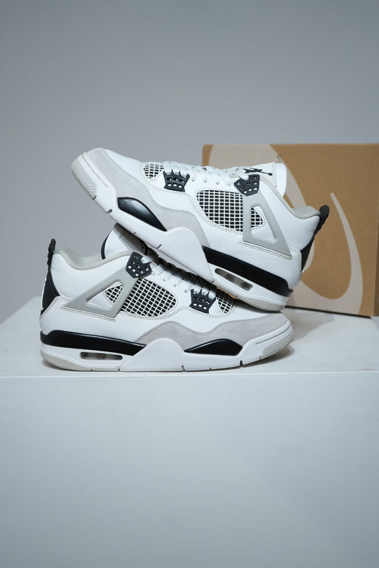 Jordan 4 Military Black GS (Taille 38,5)