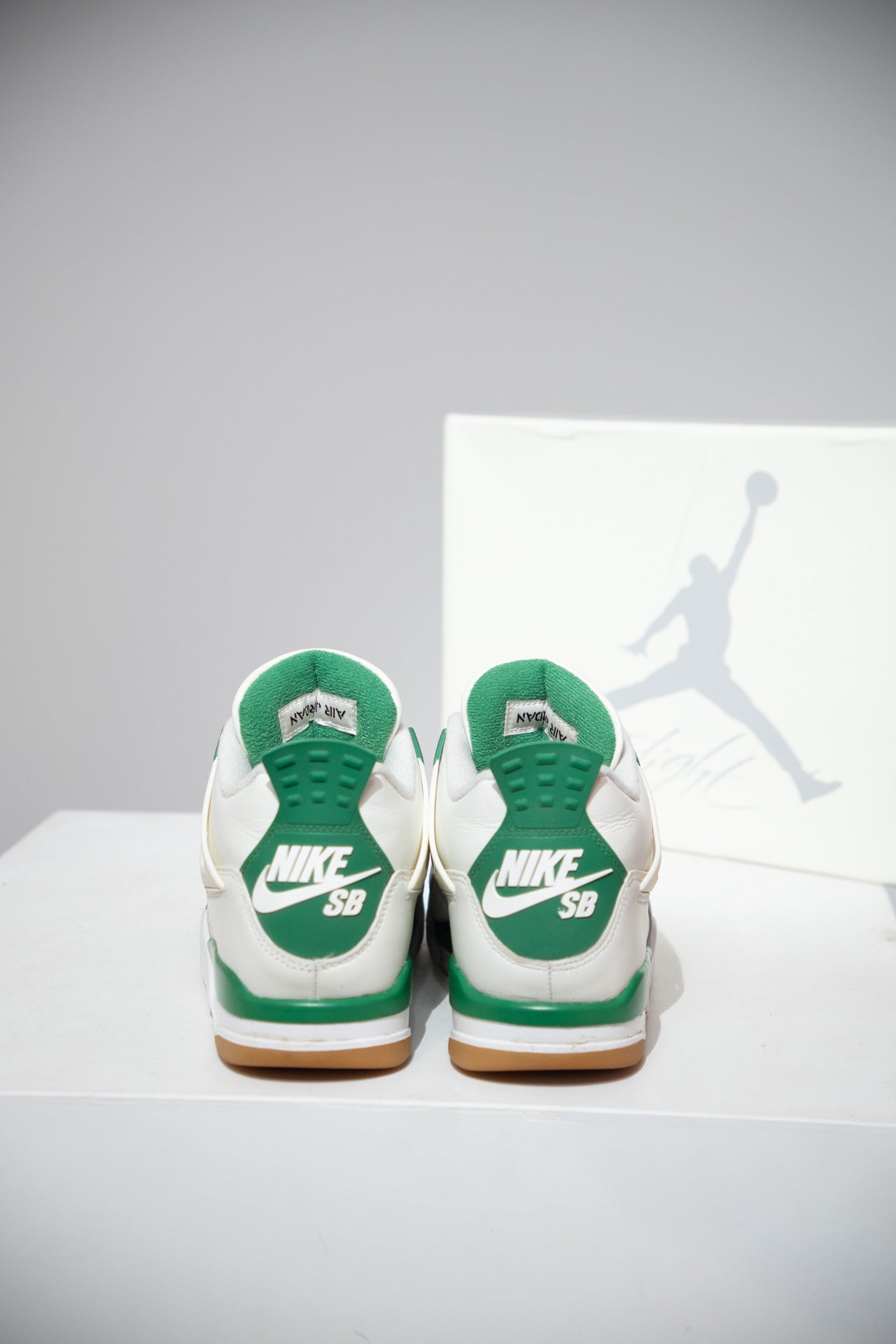 Jordan 4 SB pine Green (Taille 40,5)