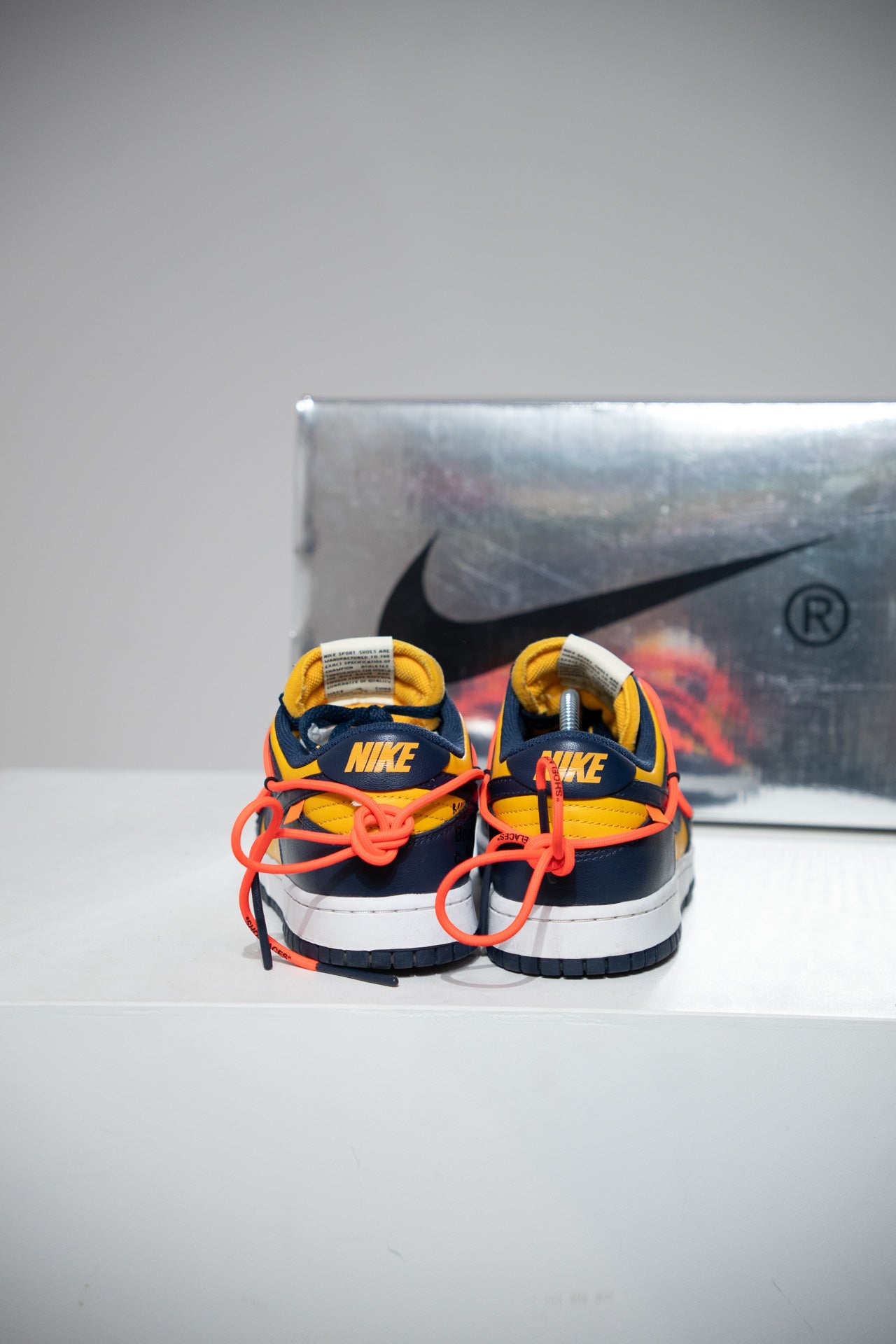 Dunk low Off-White Michigan (Taille 39)