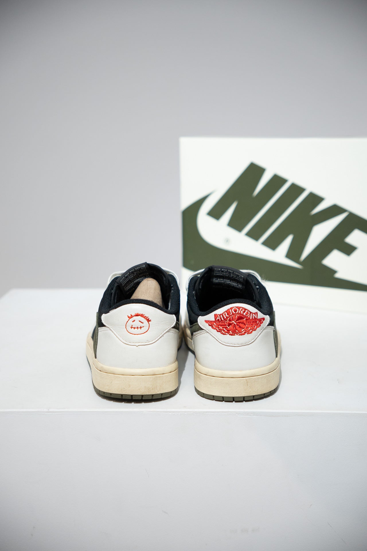 Jordan 1 Low Travis Scott Olive (Taille 40)