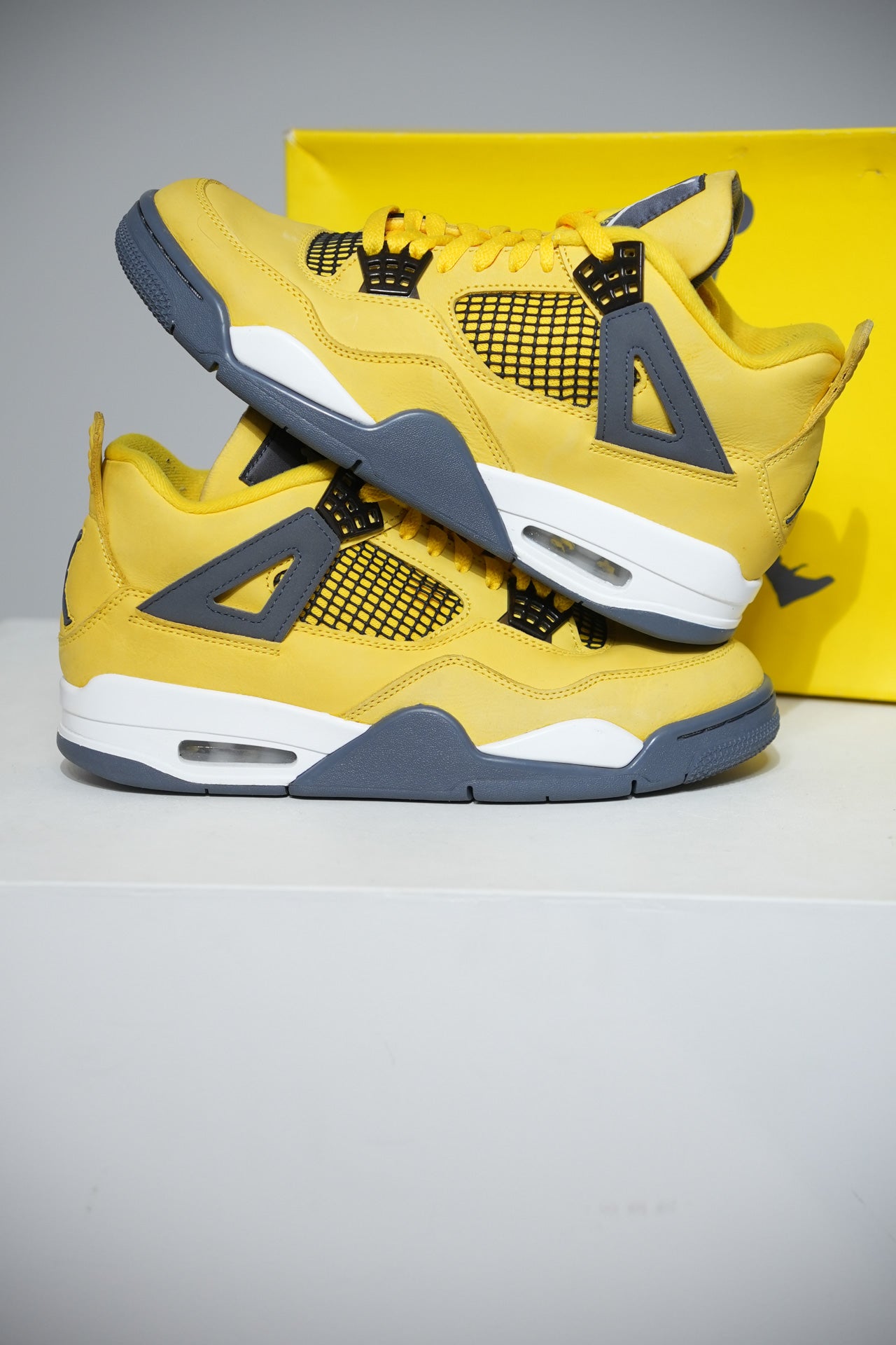 Jordan 4 Lightning (Taille 42,5)