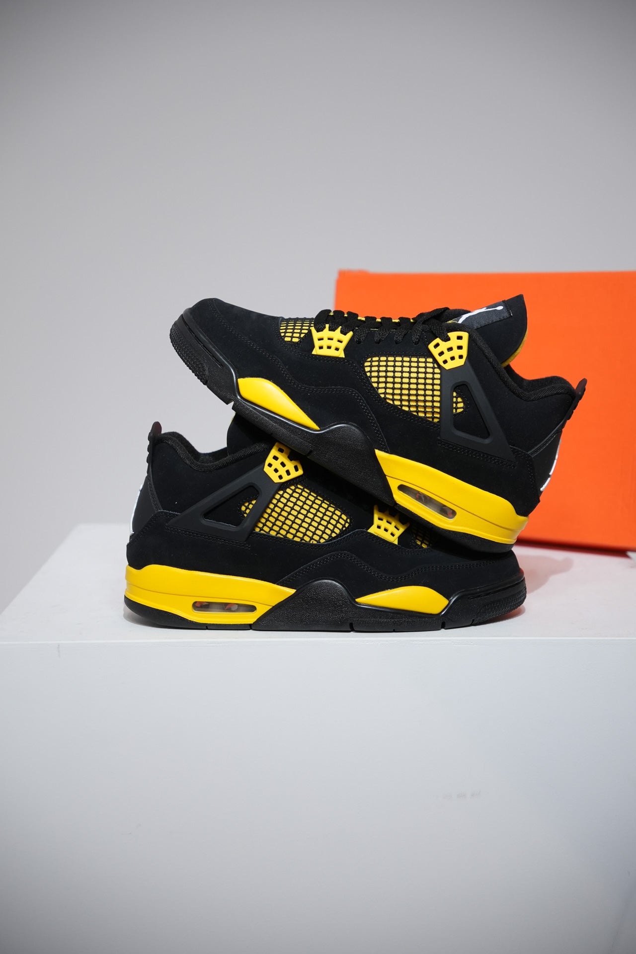 Jordan 4 Thunder (Taille 42,5)