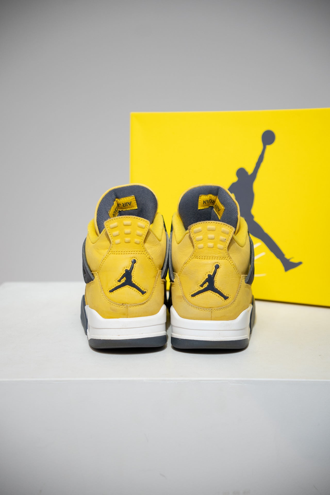 Jordan 4 Lightning (Taille 42,5)