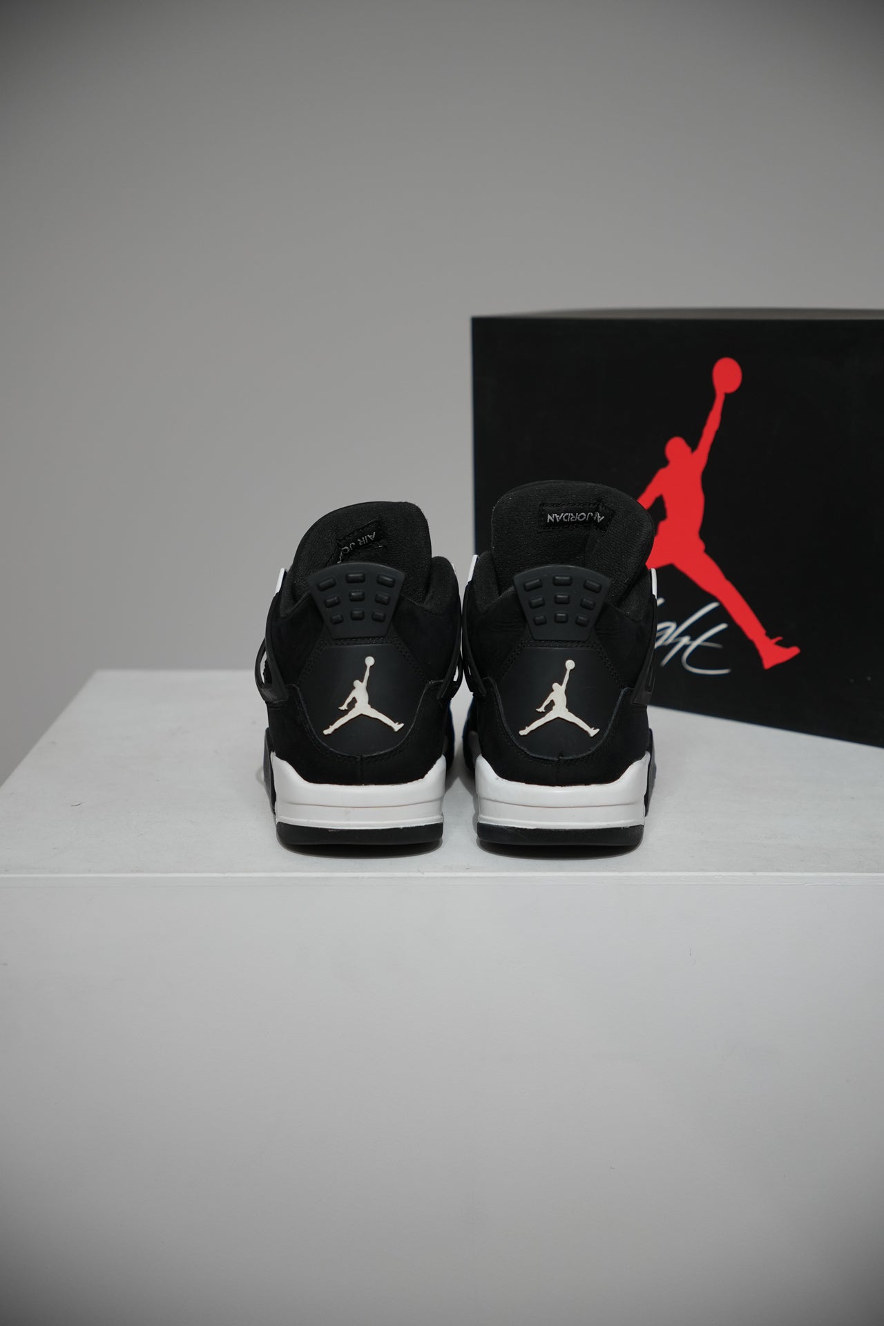 Jordan 4 White Thunder GS (Taille 40)