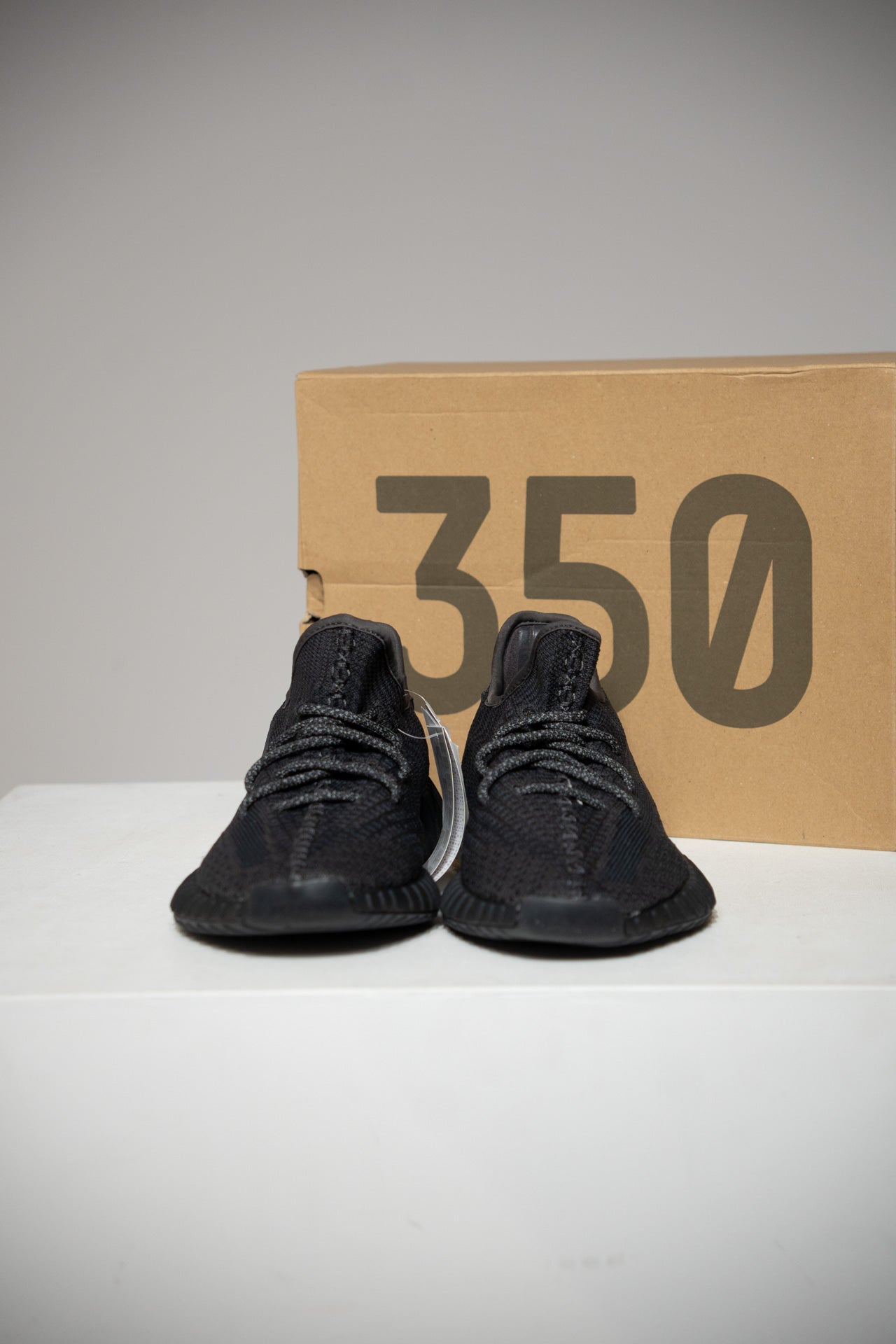 Yeezy 350 V2 Black Non Reflective (Taille 39 1/3)