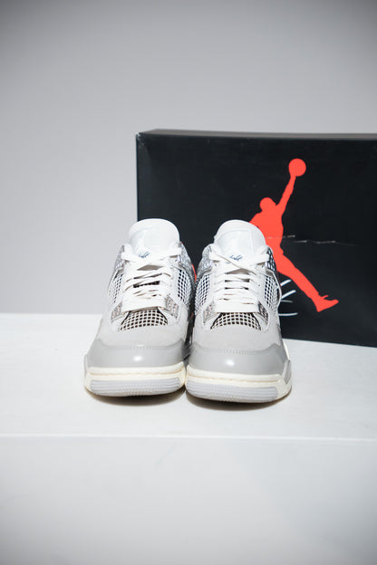 Jordan 4 Frozen Moments (Taille 39)