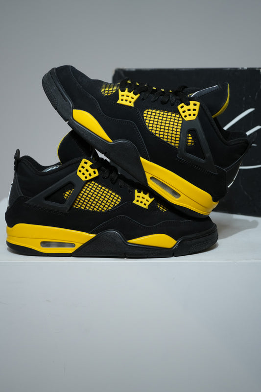 Jordan 4 Thunder (Taille 44,5)