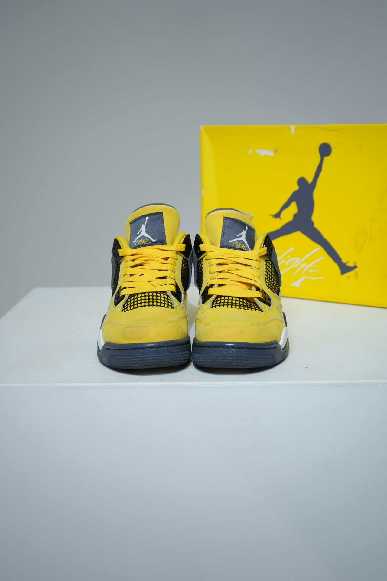 Jordan 4 Lightning GS (Taille 38,5)