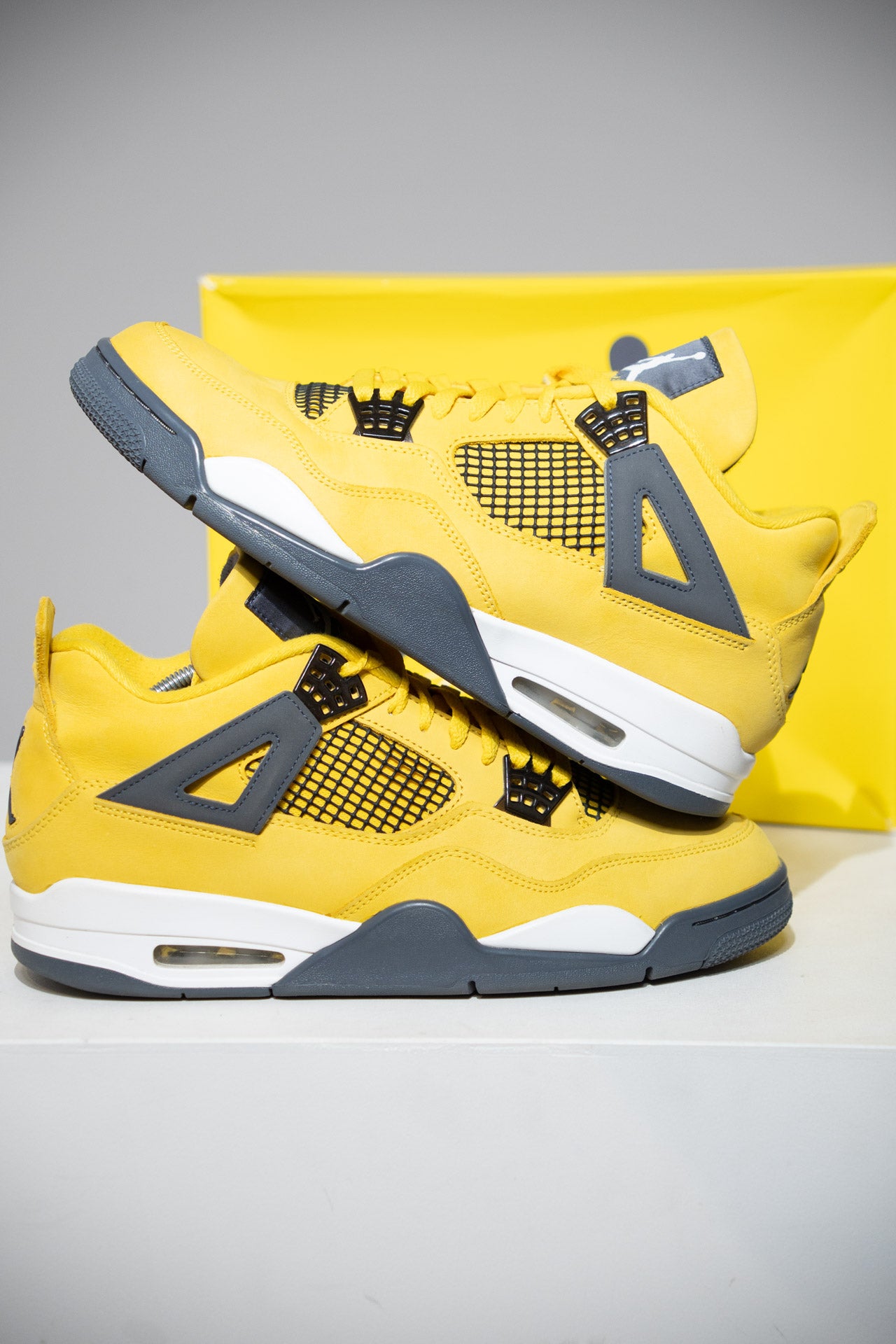 Jordan 4 Lightning (Taille 45)