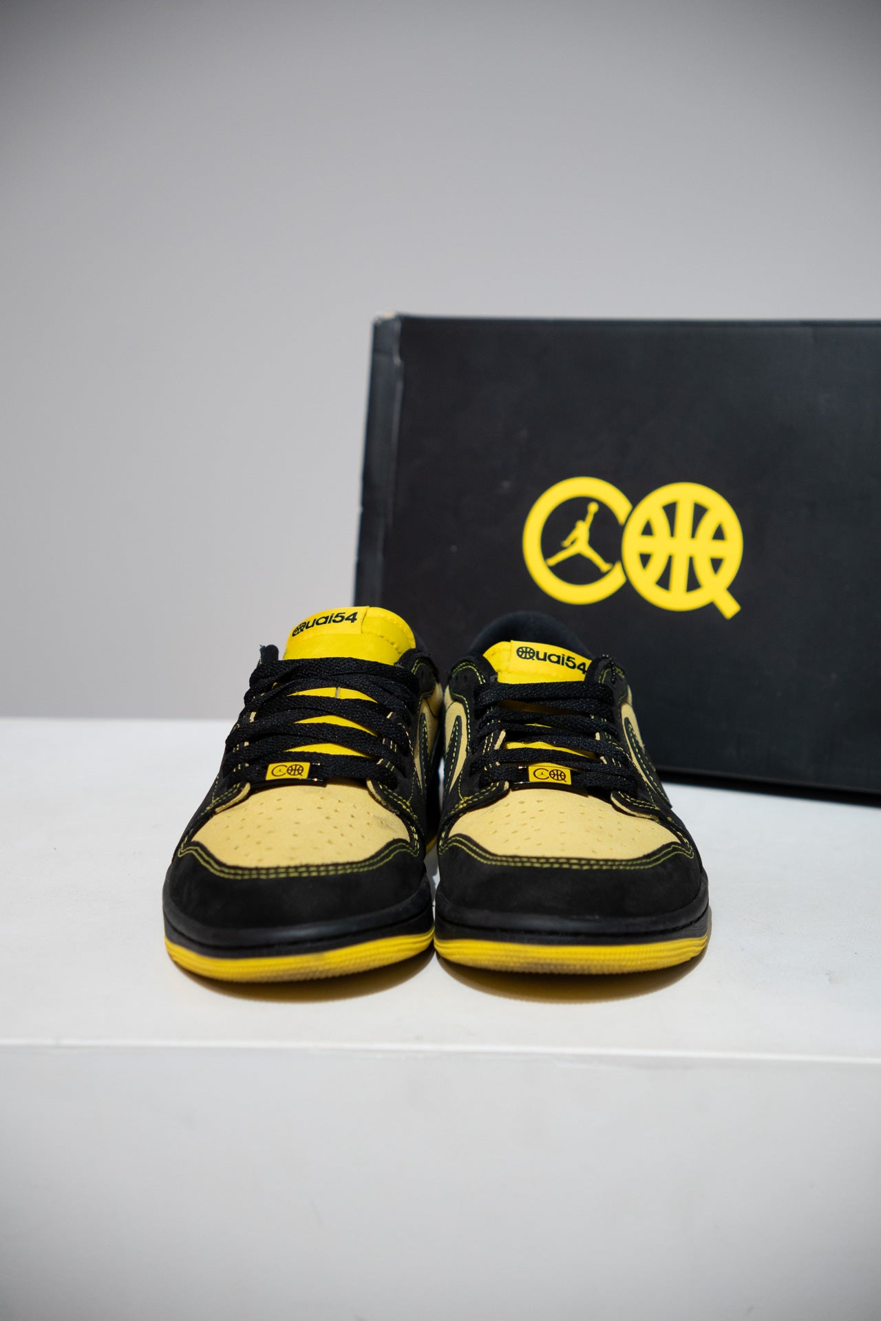 Jordan 1 low quai 54 2025 (Taille 40,5)