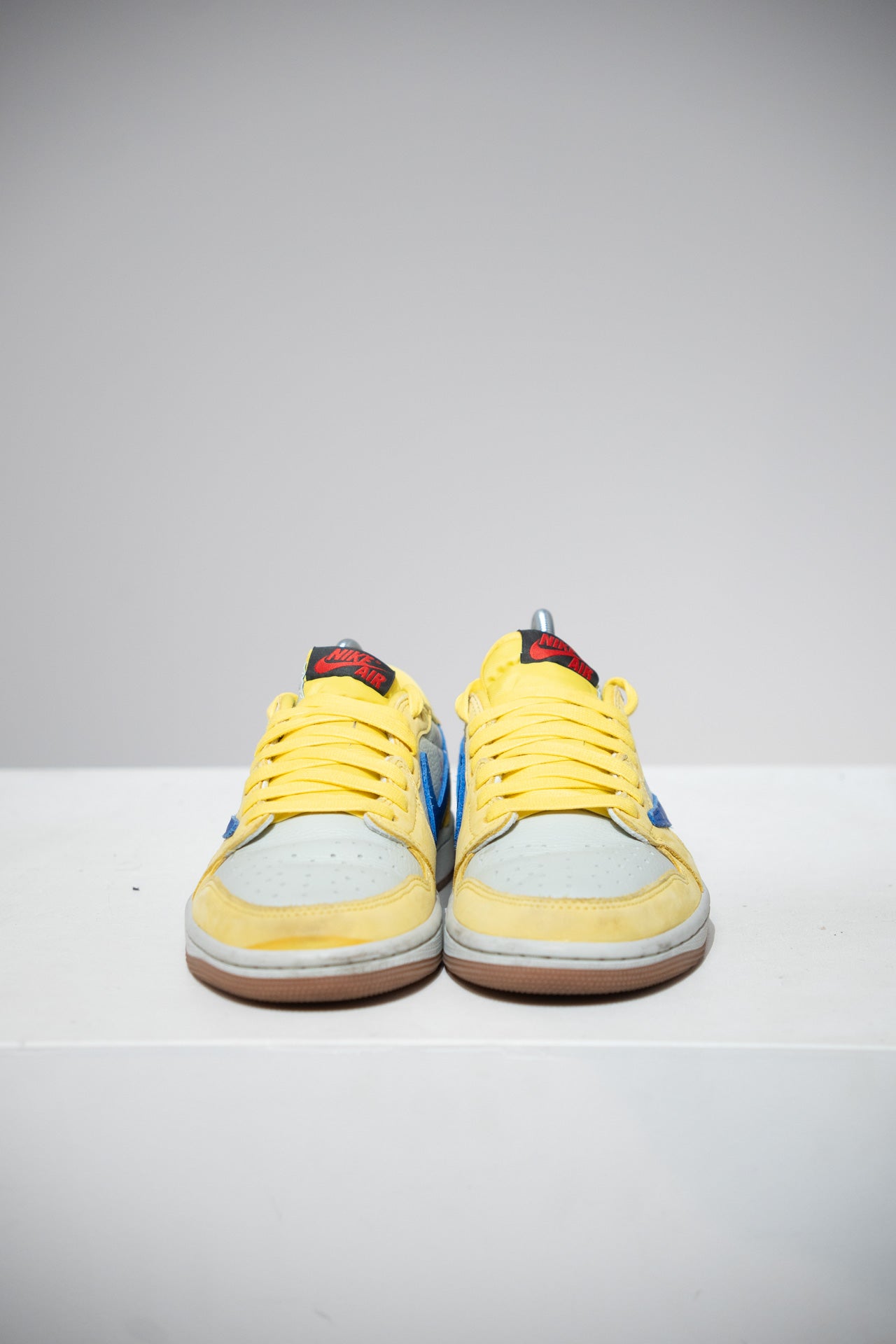 Jordan 1 Low Travis Scott Canary Yellow (Taille 38)