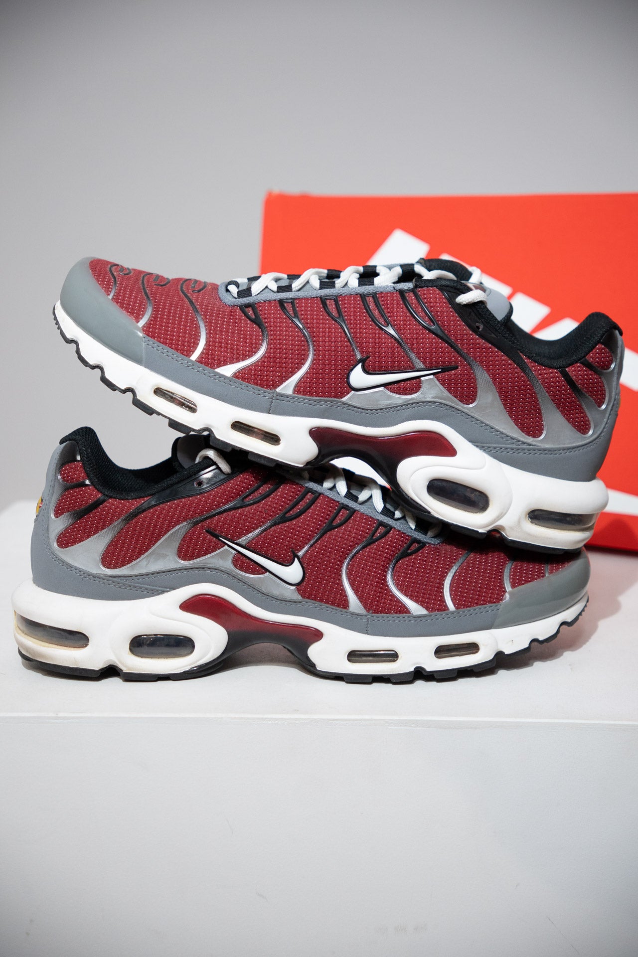 Air max Plus (Tn) Red Grey (Taille 46)