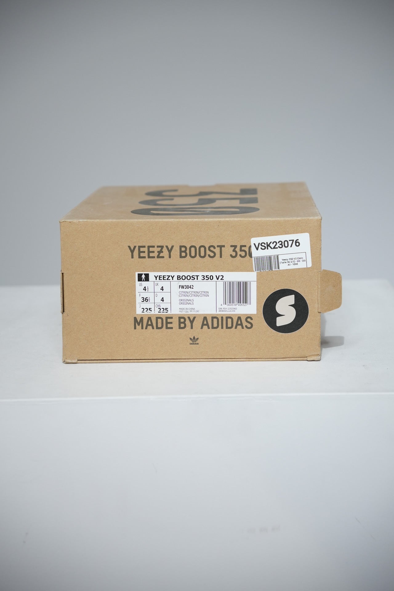Yeezy 350 V2 Citrin (Taille 36 2/3)