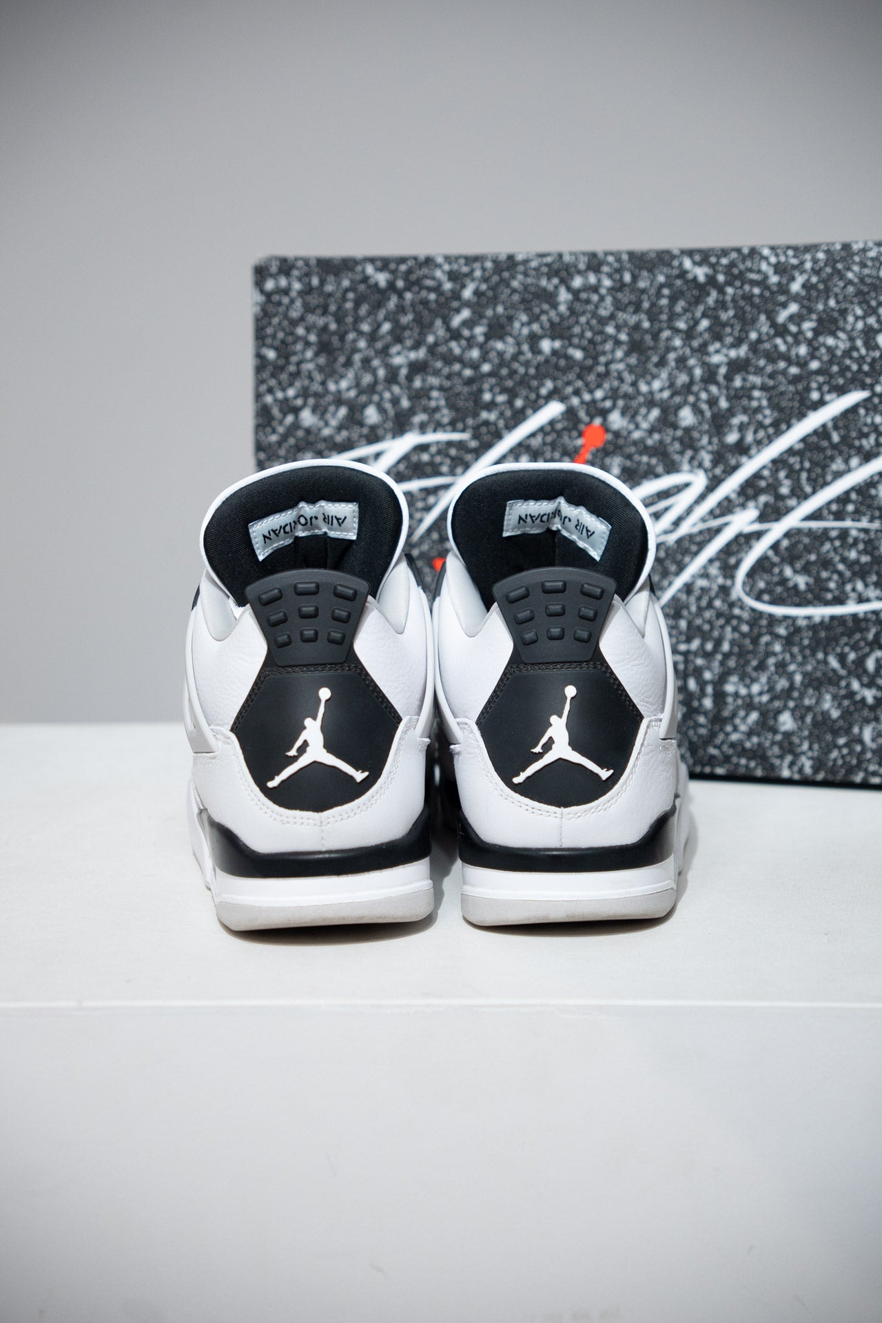 Jordan 4 Military Black (Taille 42)