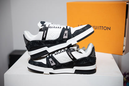 Louis Vuitton Trainer Denim Black (Taille 44 (8IT))