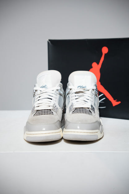 Jordan 4 Frozen Moments (Taille 41)