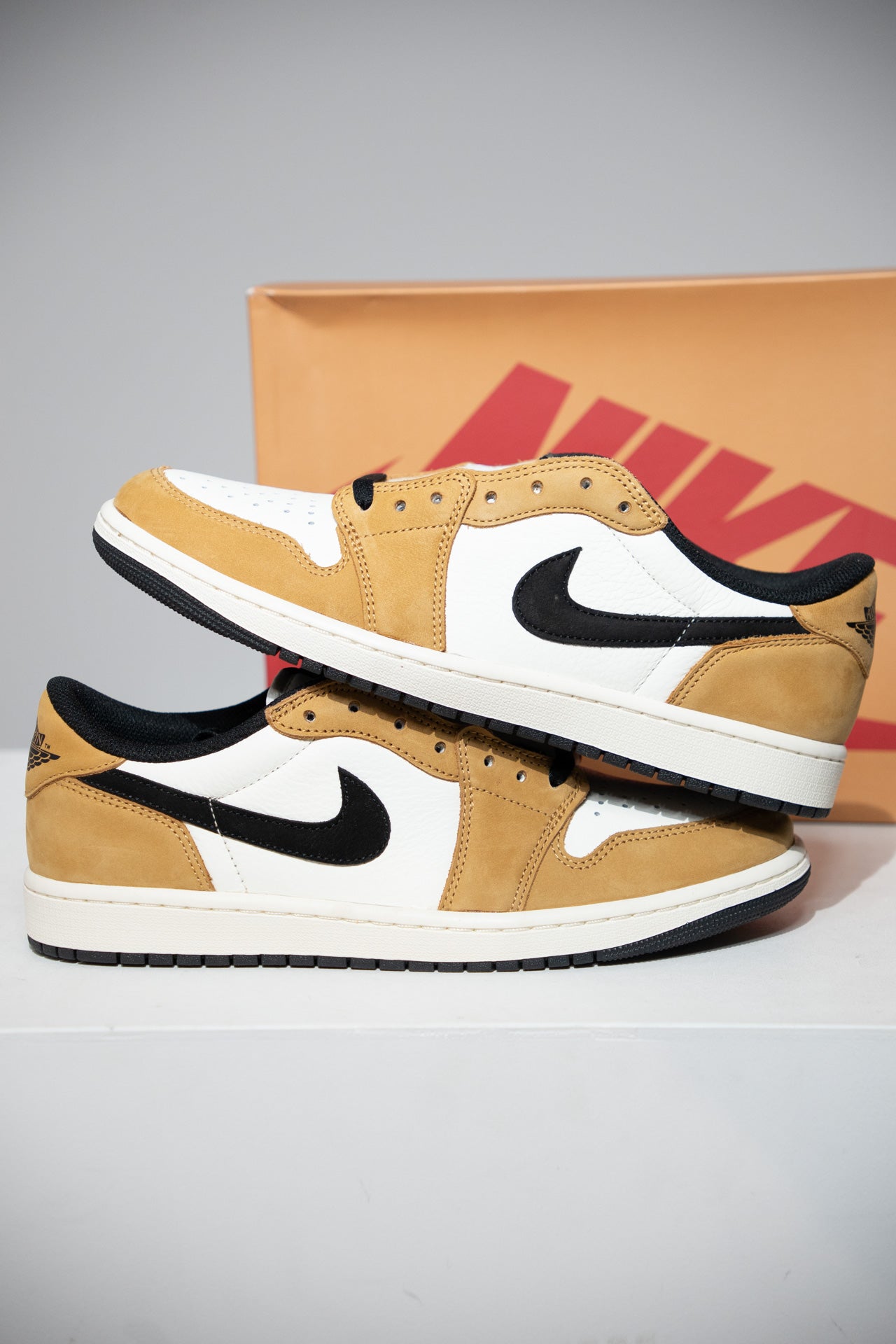 Jordan 1 Low Rookie Of The Year (Taille 44,5)