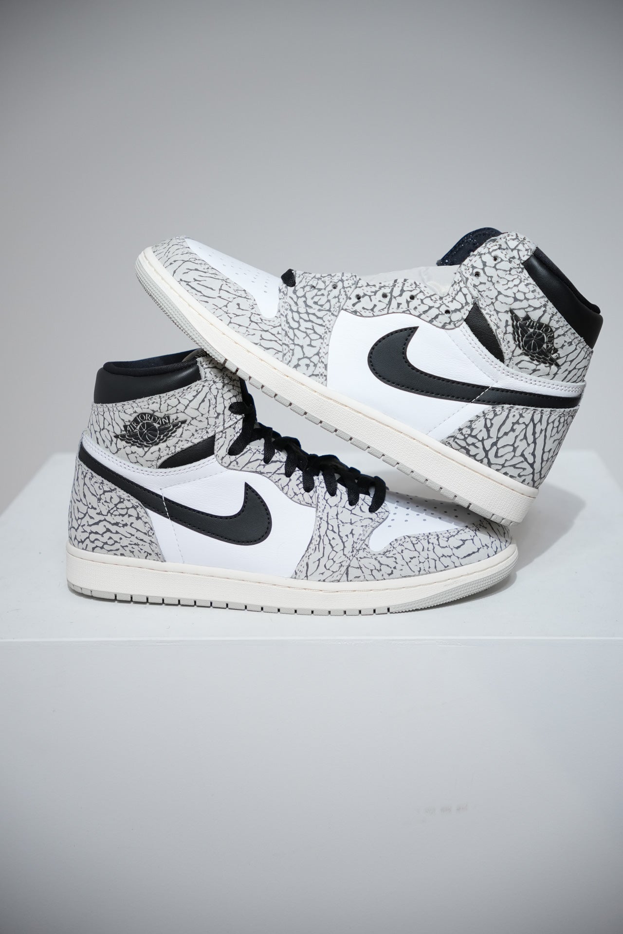 Jordan 1 High White Cement (Taille 44)