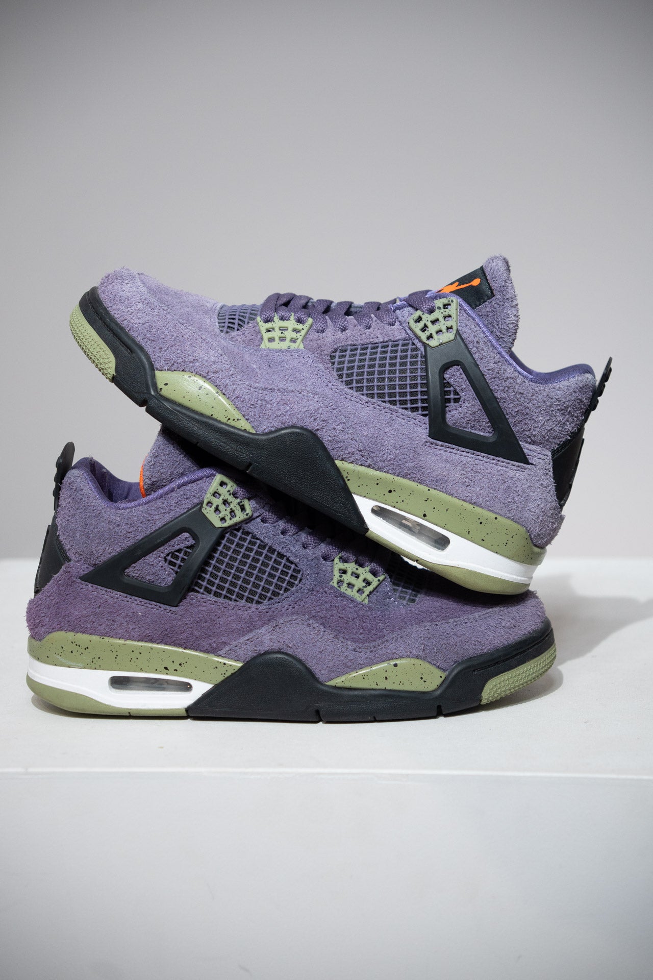 Jordan 4 Canyon purple (Taille 40,5)