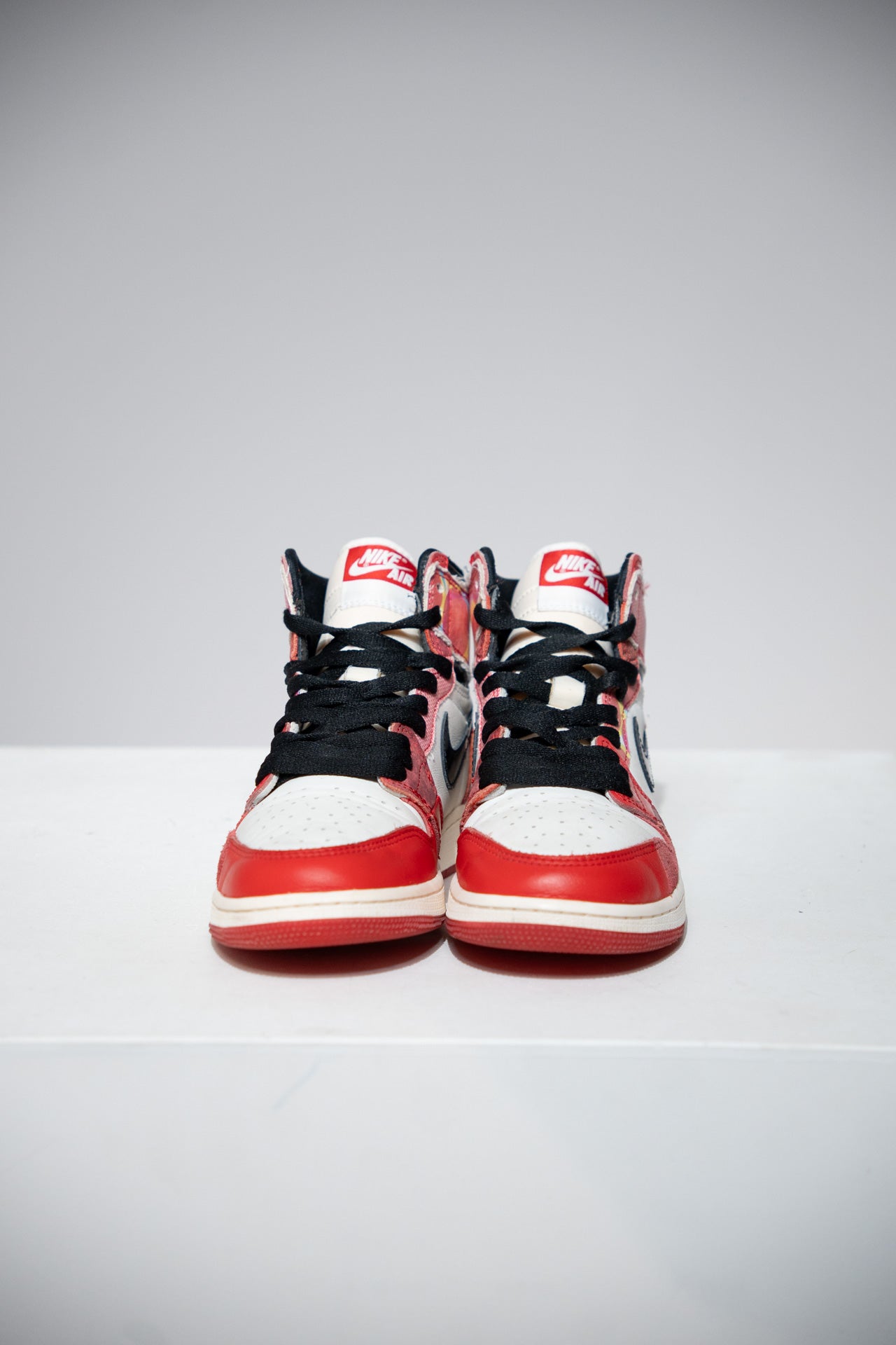 Jordan 1 High Across The Spider-Verse (Taille 38)