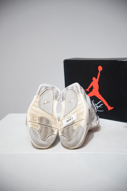 Jordan 4 Frozen Moments (Taille 38,5)