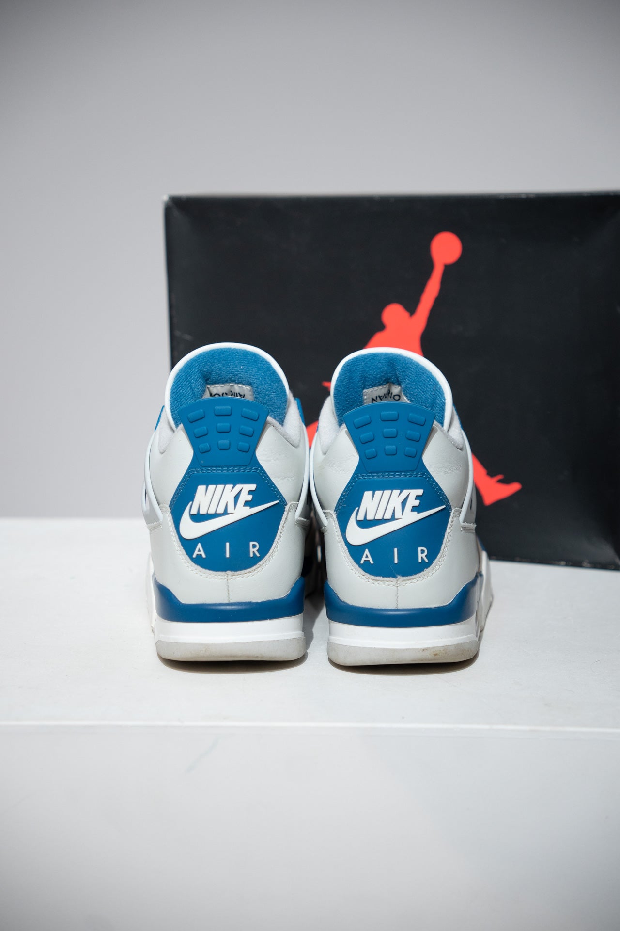 Jordan 4 Military Blue (Taille 42,5)