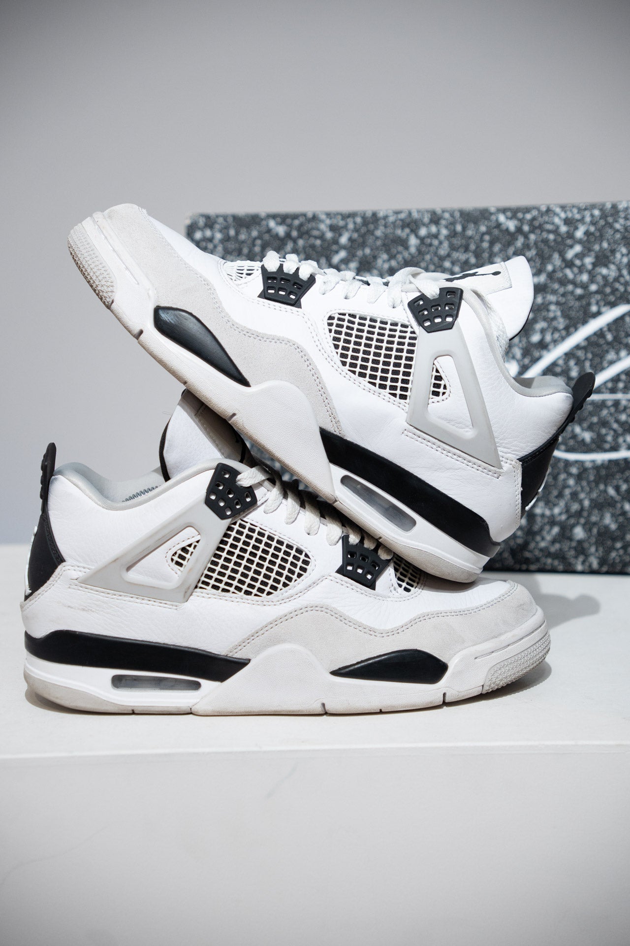 Jordan 4 Military Black (Taille 41)