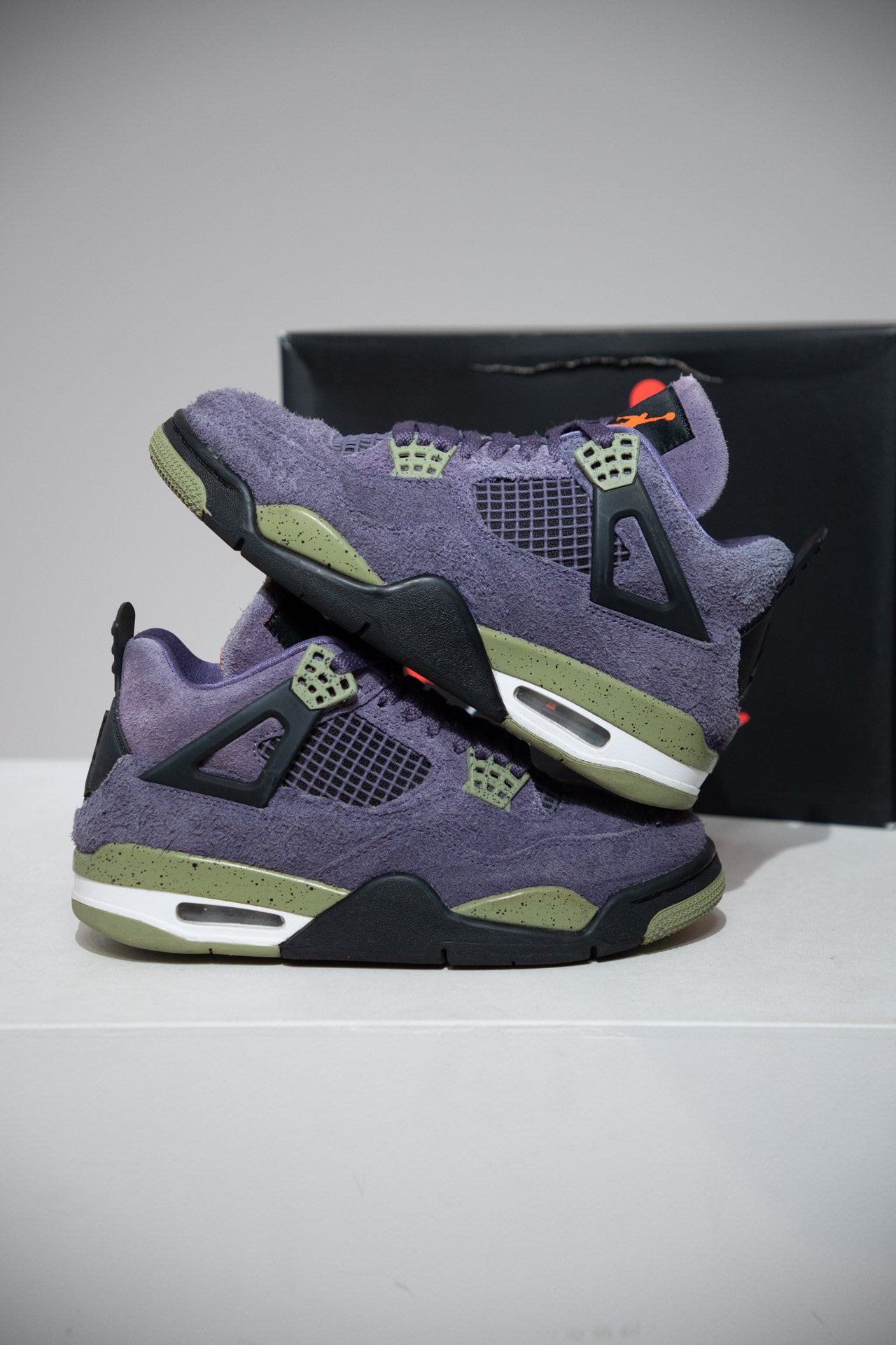 Jordan 4 Canyon purple (Taille 37,5)