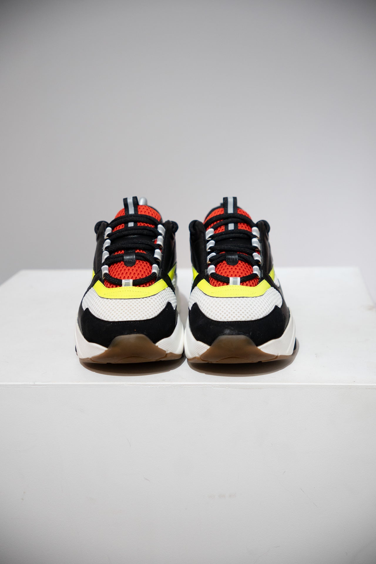 B22 Black Yellow Red (Taille 41)