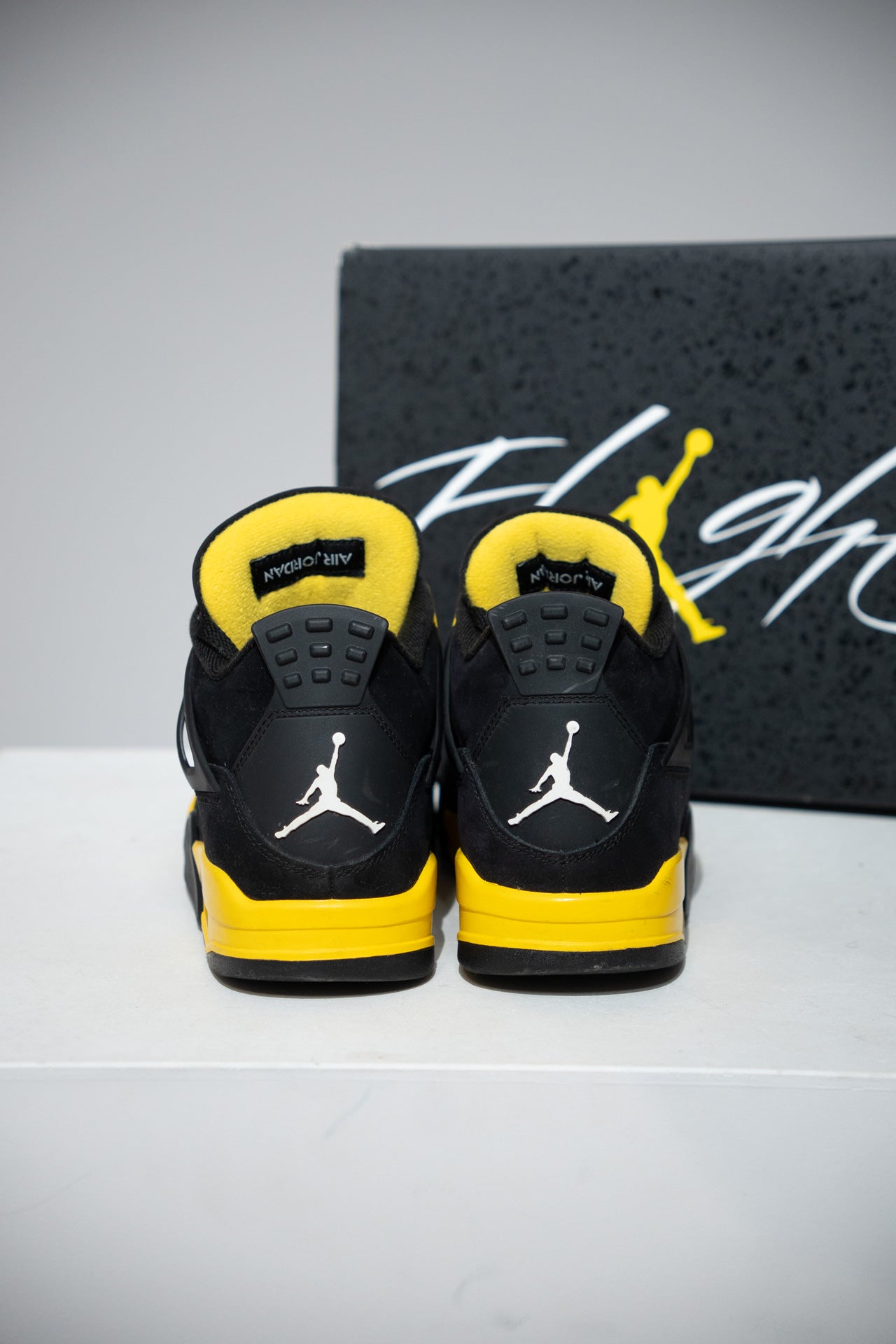 Jordan 4 Thunder (Taille 43)