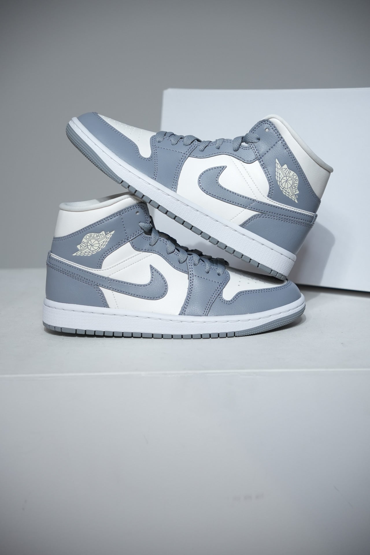 jordan 1 Mid Stealth (Taille 37,5)