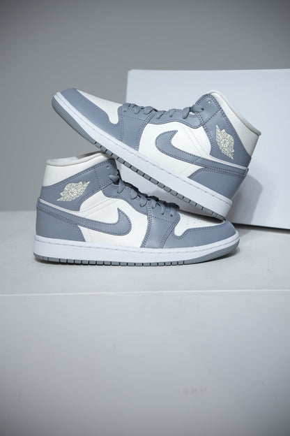 jordan 1 Mid Stealth (Taille 37,5)