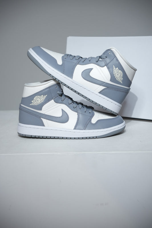 jordan 1 Mid Stealth (Taille 37,5)