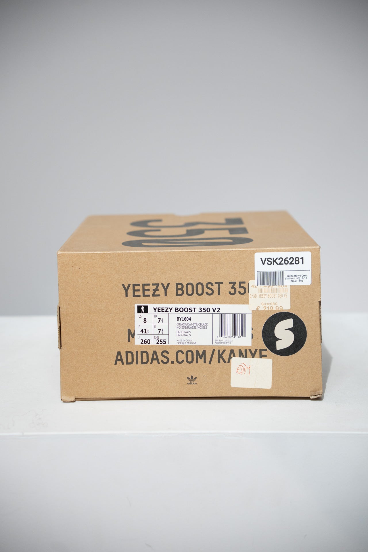Yeezy 350 V2 Oreo (Taille 41 1/3)