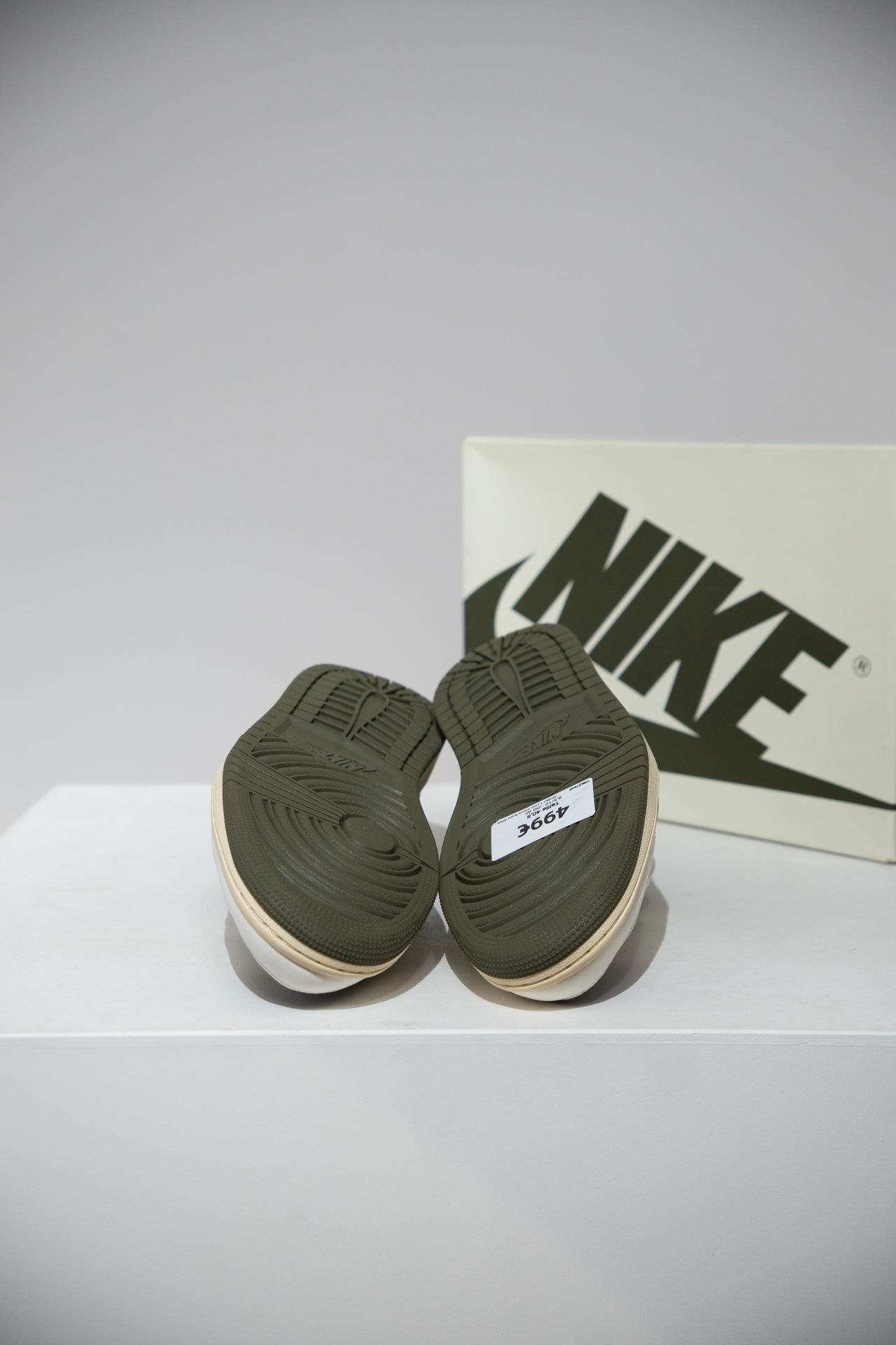 Jordan 1 Low Travis Scott Olive (Taille 40,5)