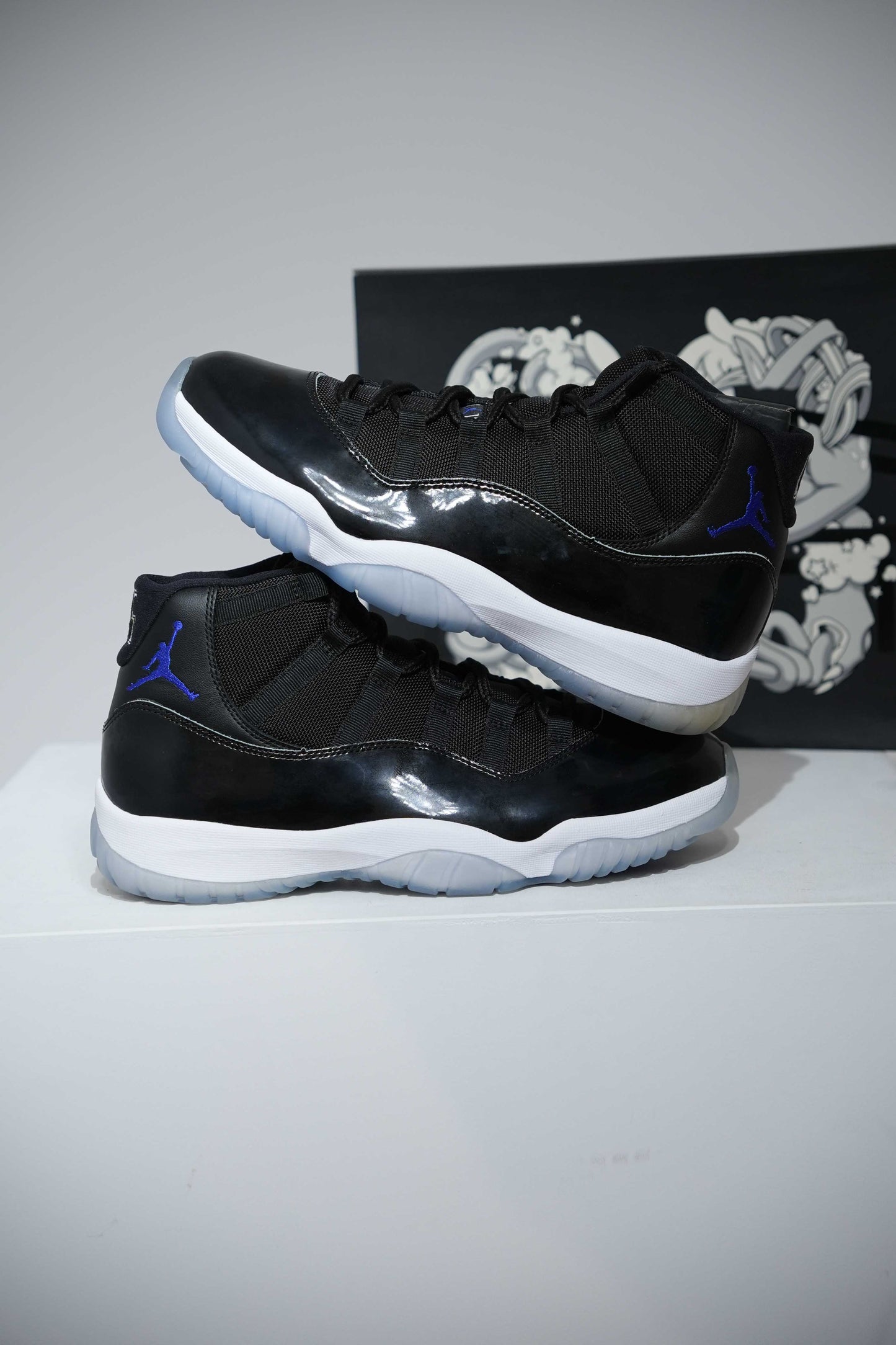 Jordan 11 Space Jam (Taille 44)