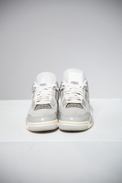 Jordan 4 Frozen Moments (Taille 35,5)