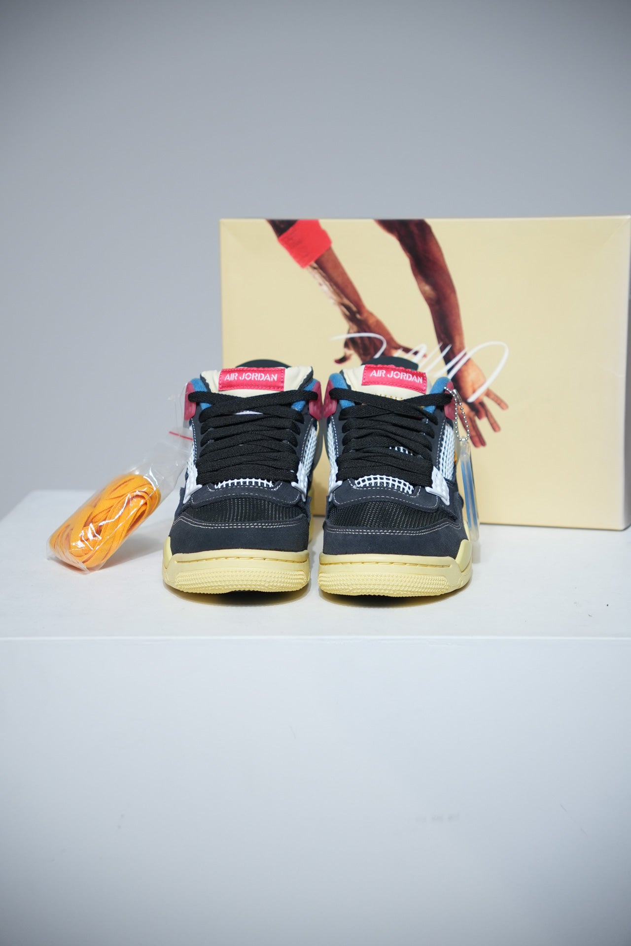 Jordan 4 Union Off-Noir (Taille 38,5)