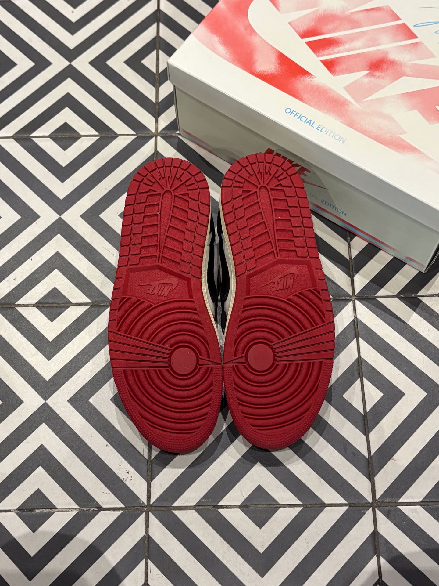 Jordan Low Trophy Room (Taille 38,5)