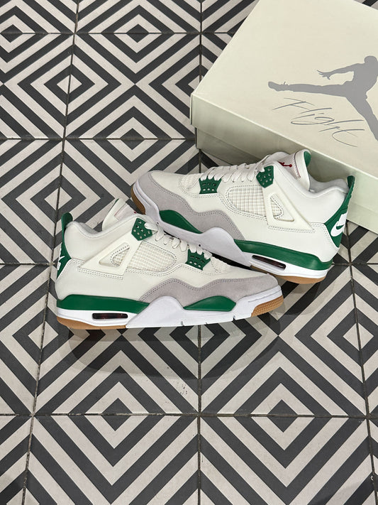 Jordan 4 SB Pine Green (Taille 36)