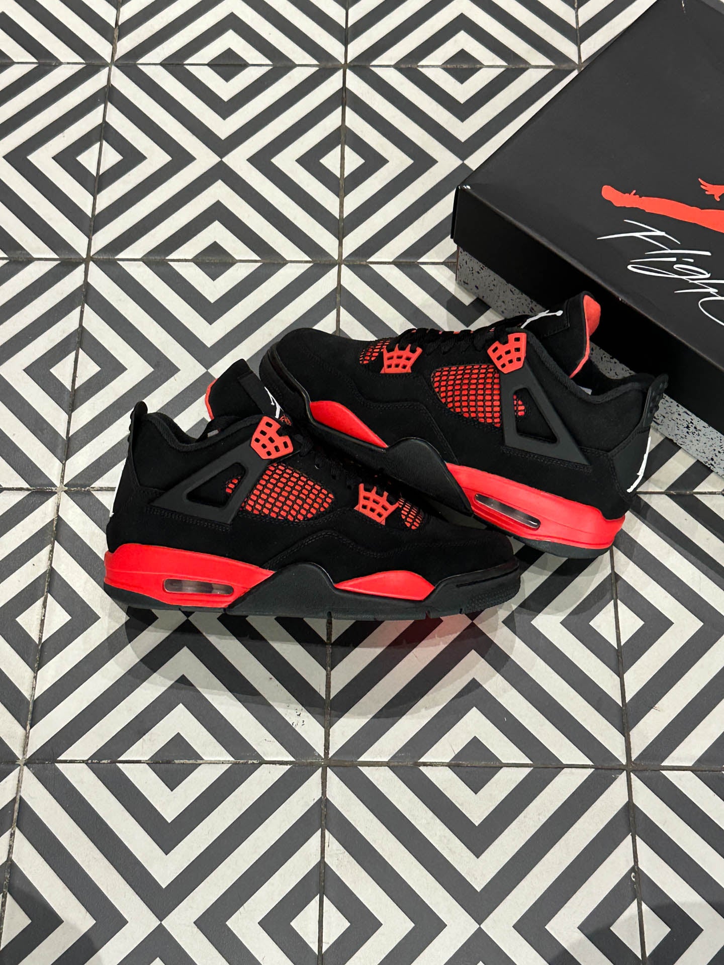Jordan 4 Red Thunder (Taille 41)